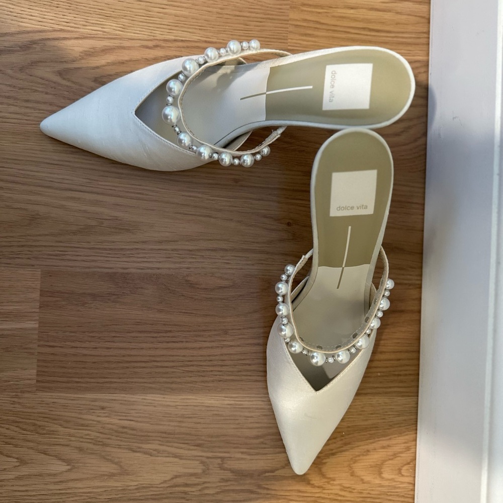 Dolce Vita Cream Heels with Pearl Accent - Picture 2 of 3